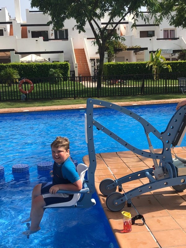 BOOKING OF THE POOL HOIST FOR DISABLED PEOPLE