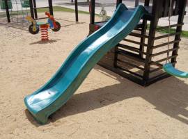 La Isla - Playground - Slide installed La Isla - Playground - Slide installed